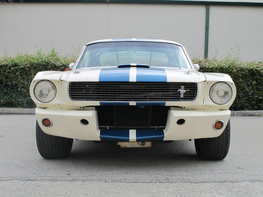  Shelby GT350R 1966 года  (фото 7 из 7)